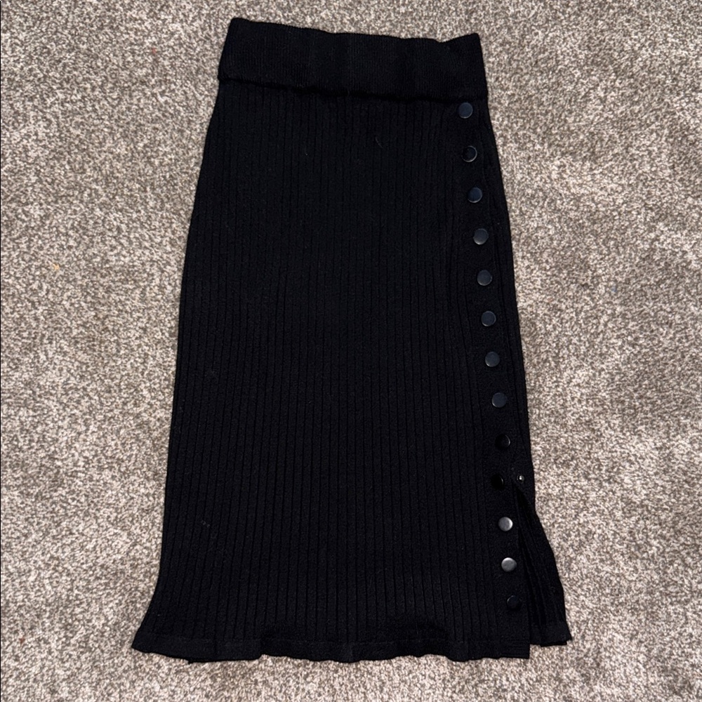 Sleek Black Ribbed Midi Skirt with Side Button Detail